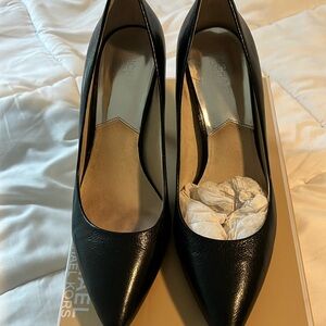 Michael Kors Black pumps